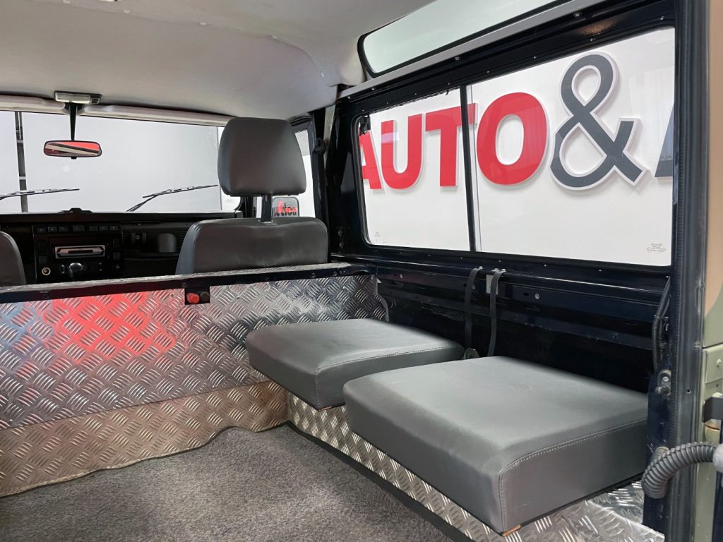 LAND ROVER Defender DEFENDER 90 2.0 FAM COUNTY SW - 28