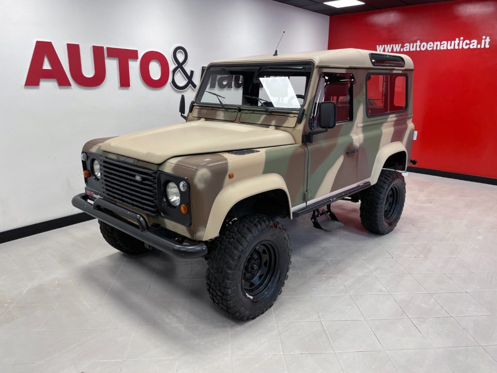 LAND ROVER Defender DEFENDER 90 2.0 FAM COUNTY SW - 30