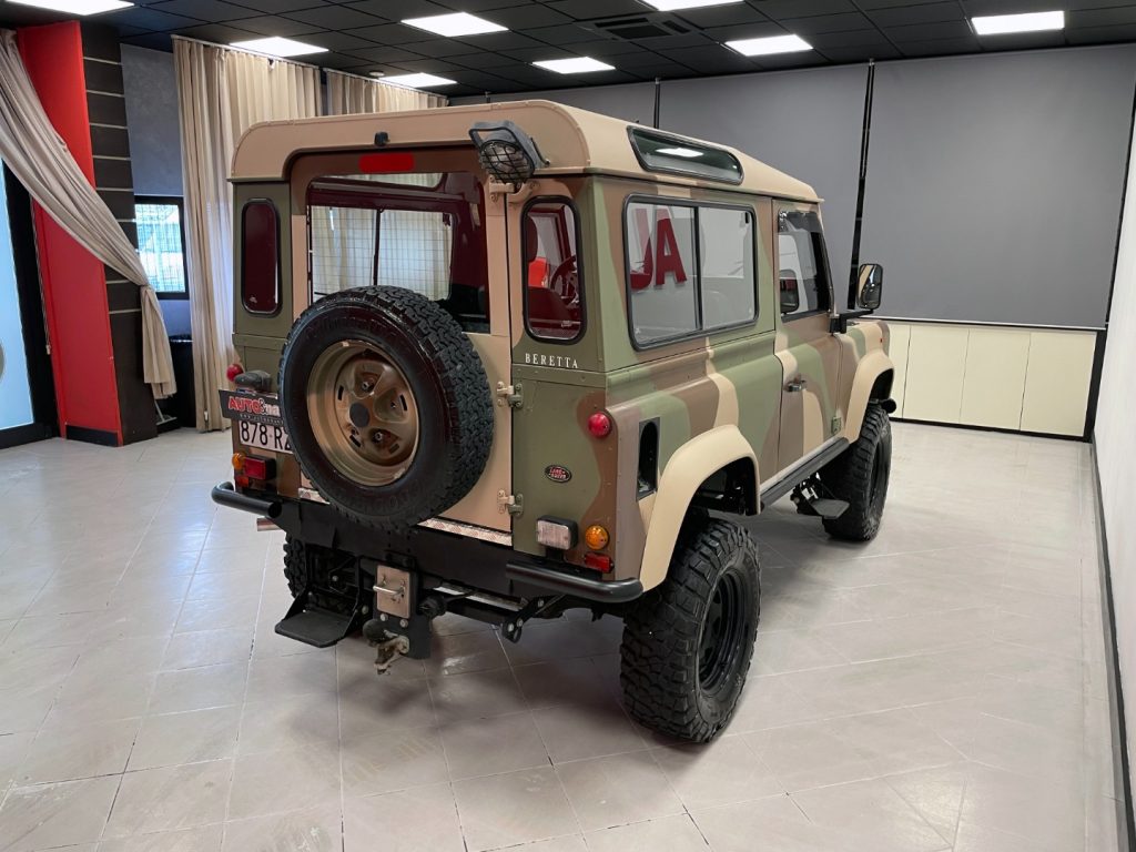 LAND ROVER Defender DEFENDER 90 2.0 FAM COUNTY SW - 37