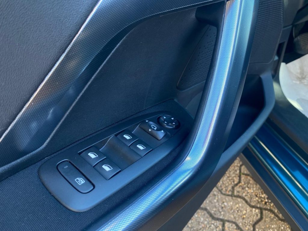 PEUGEOT 2008 Allure *NAVI*RETROCAMERA*VETRI OSCURATI*LEGA - 7