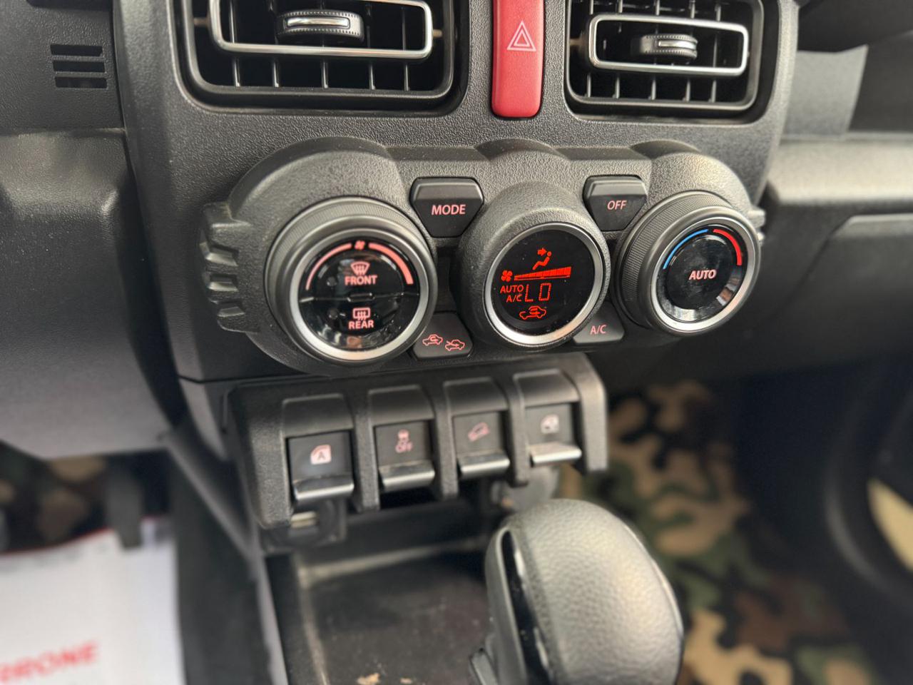 SUZUKI Jimny 1.5 AT Top 4wd 4 posti ( Auto/Navi/Xeno/Ridotte) - 32