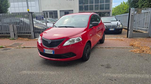 LANCIA Ypsilon Rosso metallizzato