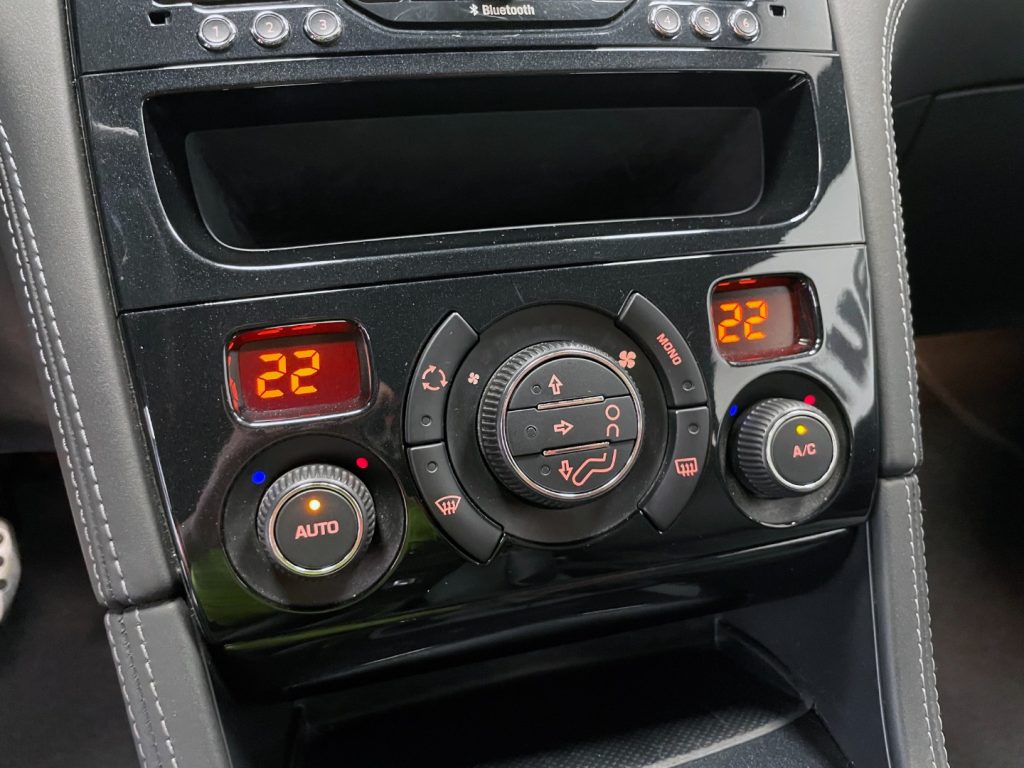 PEUGEOT RCZ 1.6 THP 200CV - 24