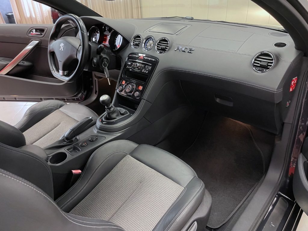 PEUGEOT RCZ 1.6 THP 200CV - 28