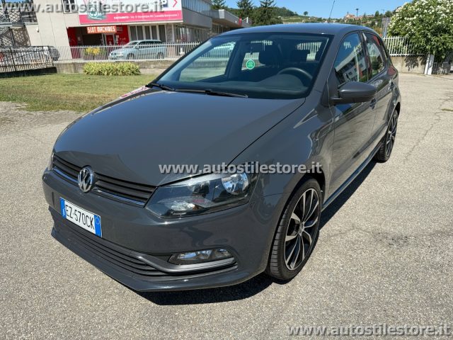 VOLKSWAGEN Polo Grigio pastello