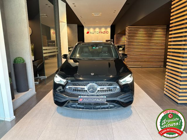 MERCEDES-BENZ GLA 200 Nero metallizzato