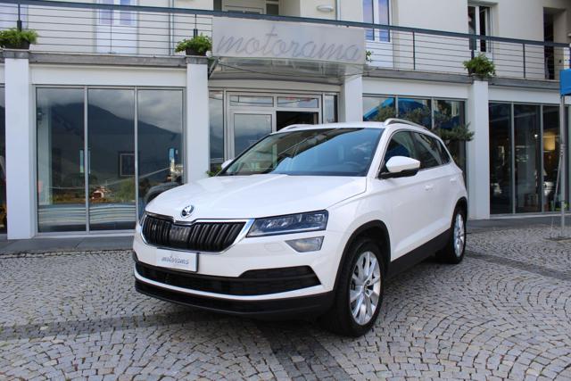 SKODA Karoq Weiß pastell