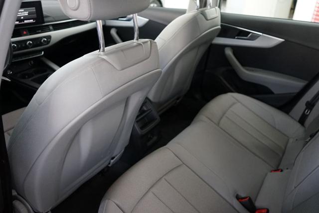 AUDI A4 33