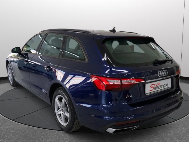 AUDI A4 22