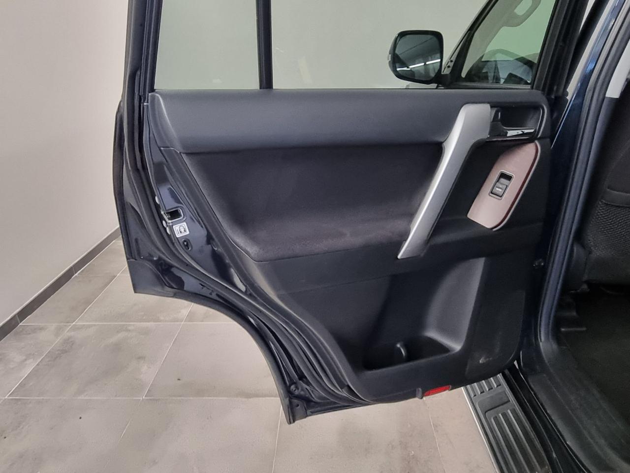 TOYOTA Land Cruiser 3.0 D4-D A/T 5 porte Style IVA ESPOSTA - 23