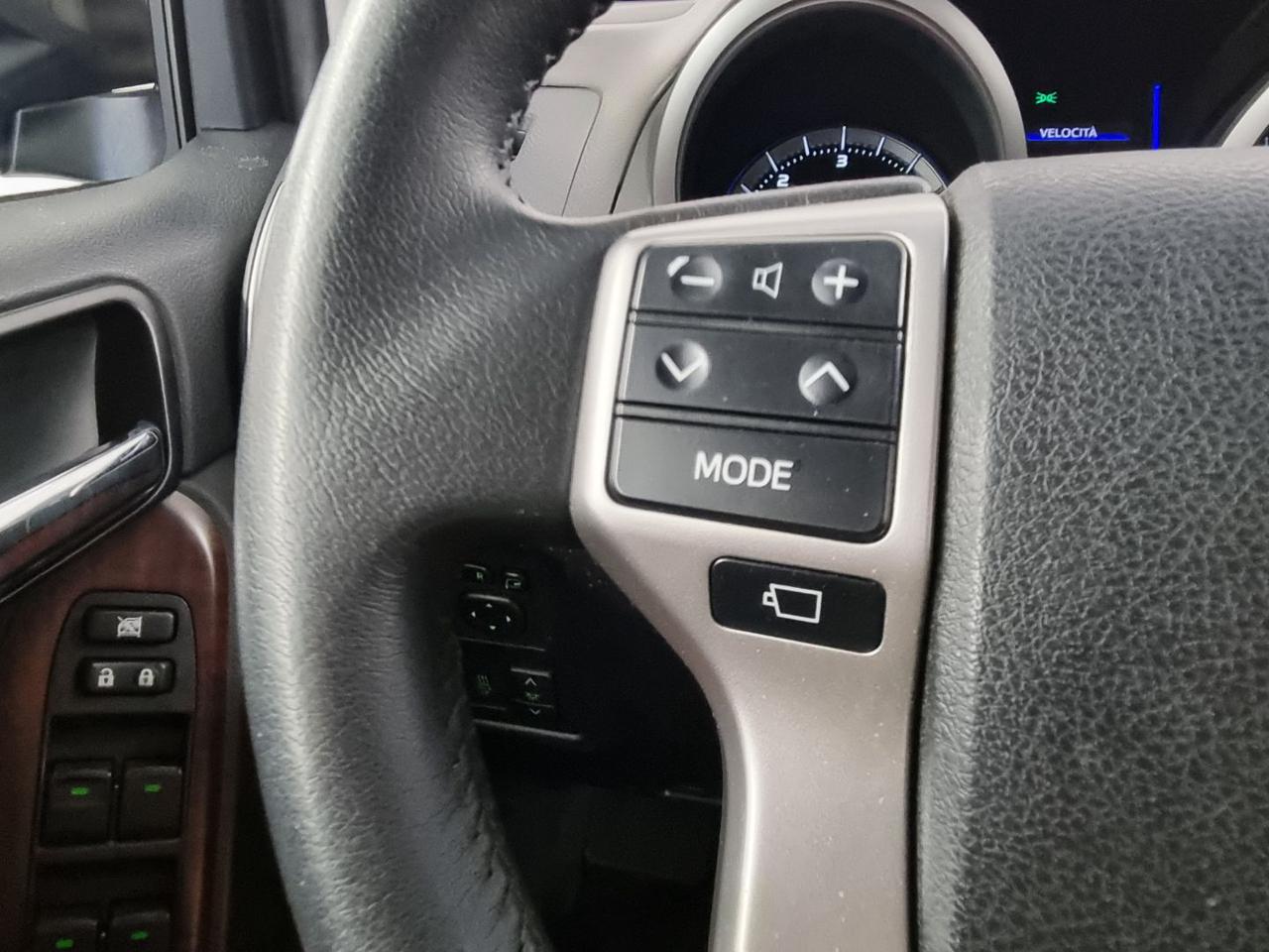 TOYOTA Land Cruiser 3.0 D4-D A/T 5 porte Style IVA ESPOSTA - 19