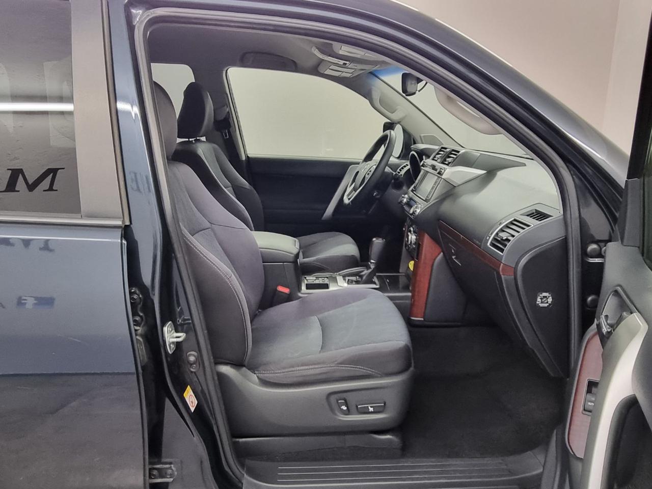 TOYOTA Land Cruiser 3.0 D4-D A/T 5 porte Style IVA ESPOSTA - 9