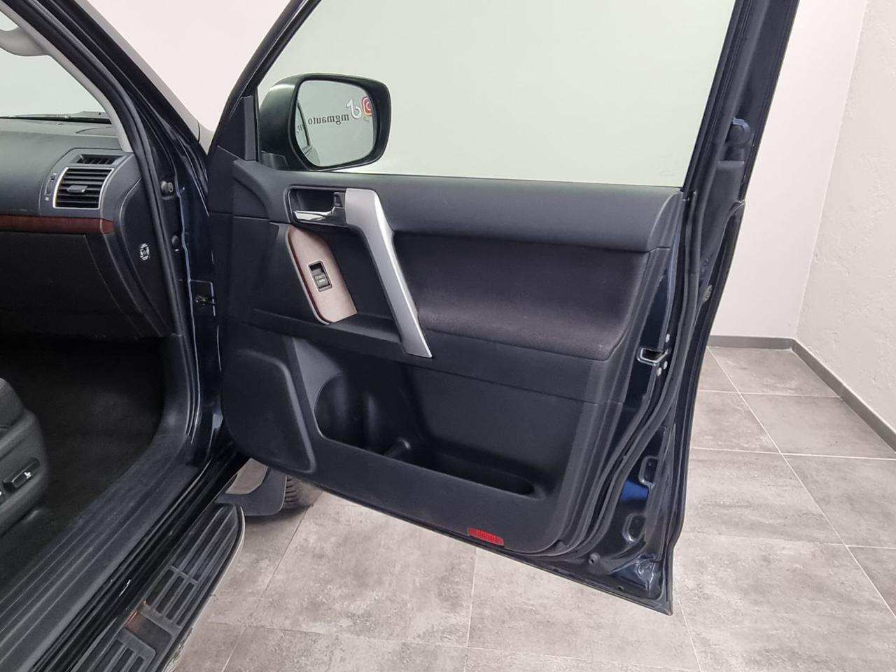 TOYOTA Land Cruiser 3.0 D4-D A/T 5 porte Style IVA ESPOSTA - 29