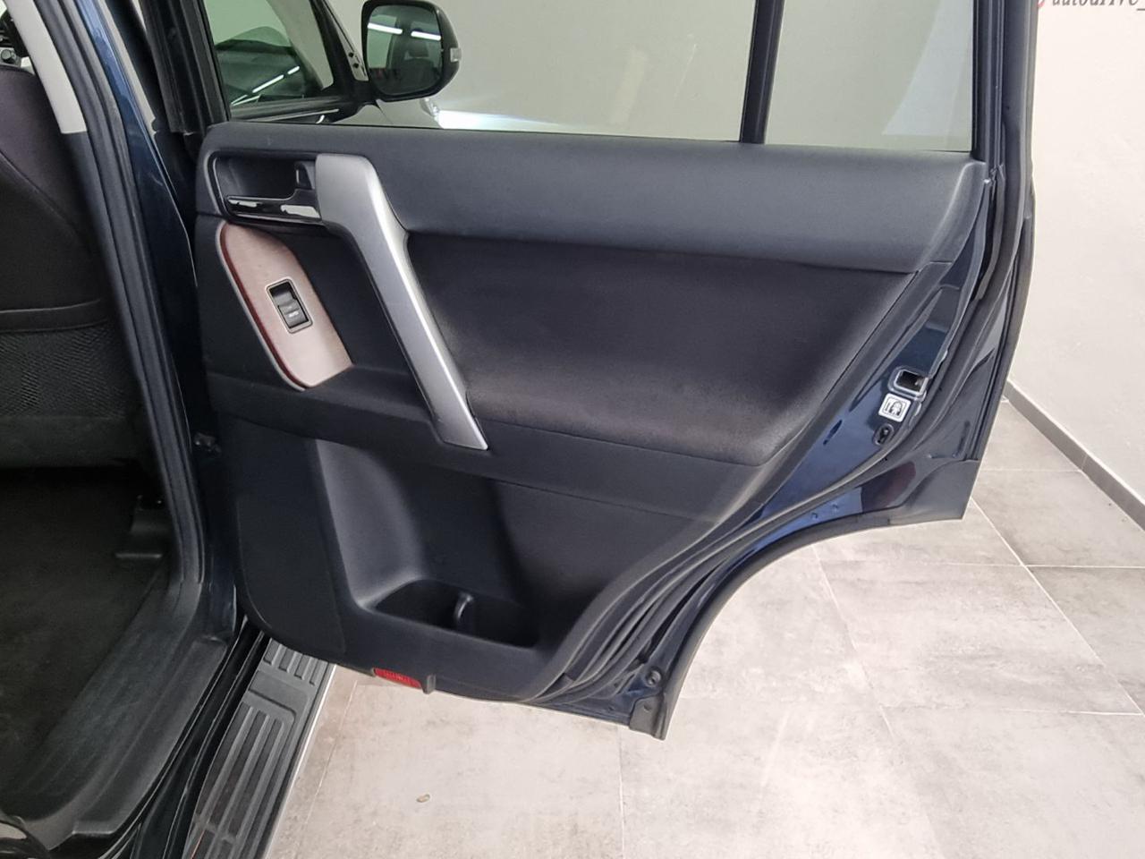 TOYOTA Land Cruiser 3.0 D4-D A/T 5 porte Style IVA ESPOSTA - 27