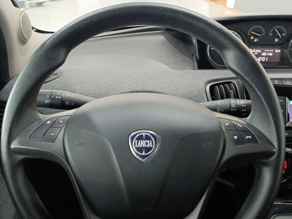 LANCIA Ypsilon 1.0 FireFly 5 porte S&S Hybrid Silver - 16