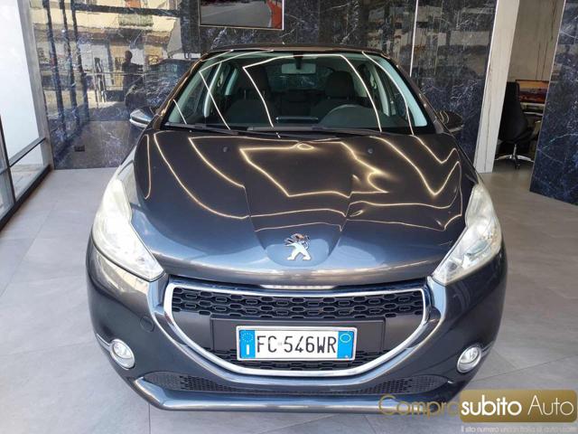 PEUGEOT 208 Gris foncé Pastel