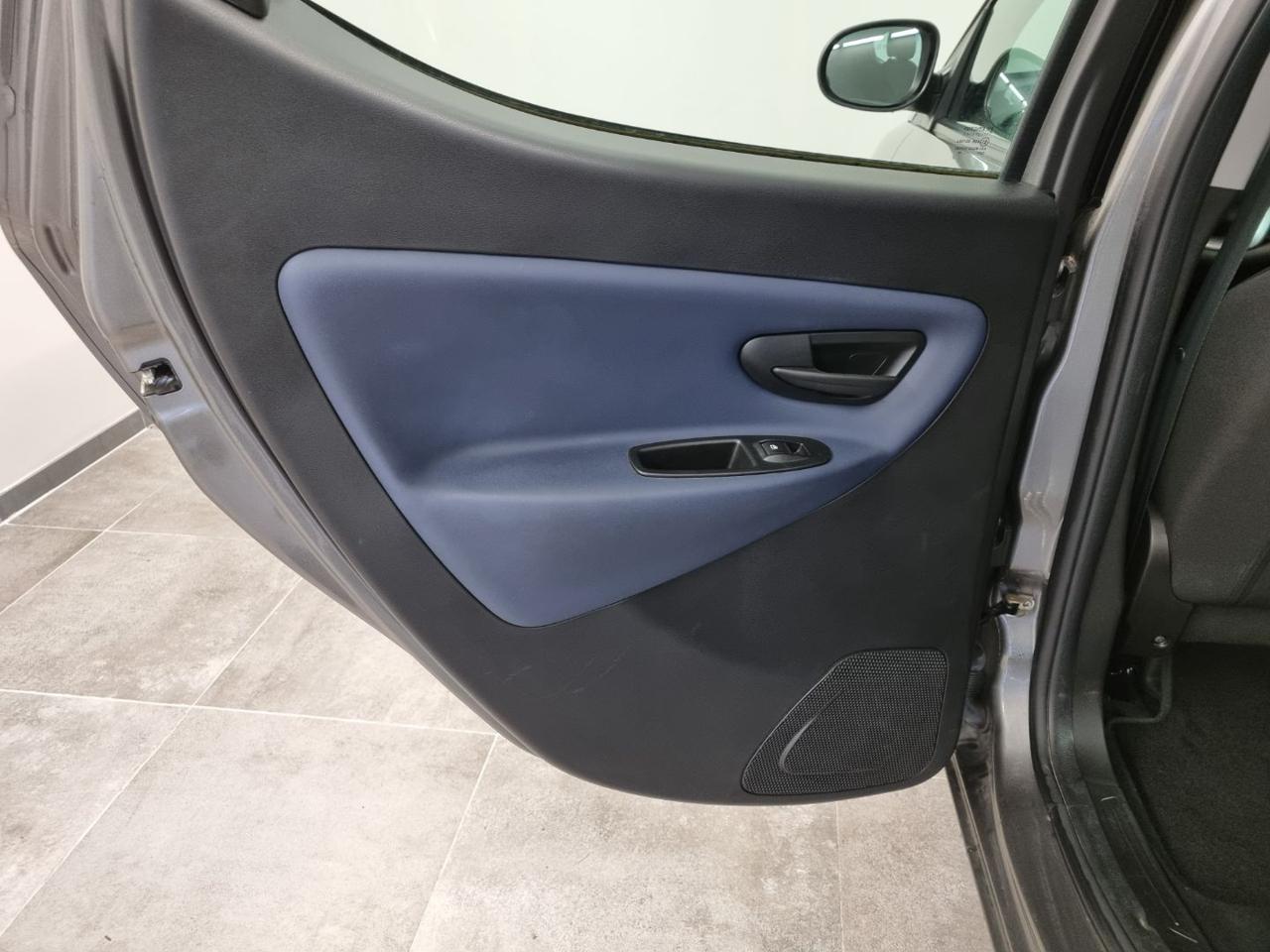 LANCIA Ypsilon 1.0 FireFly 5 porte S&S Hybrid Platino - 22