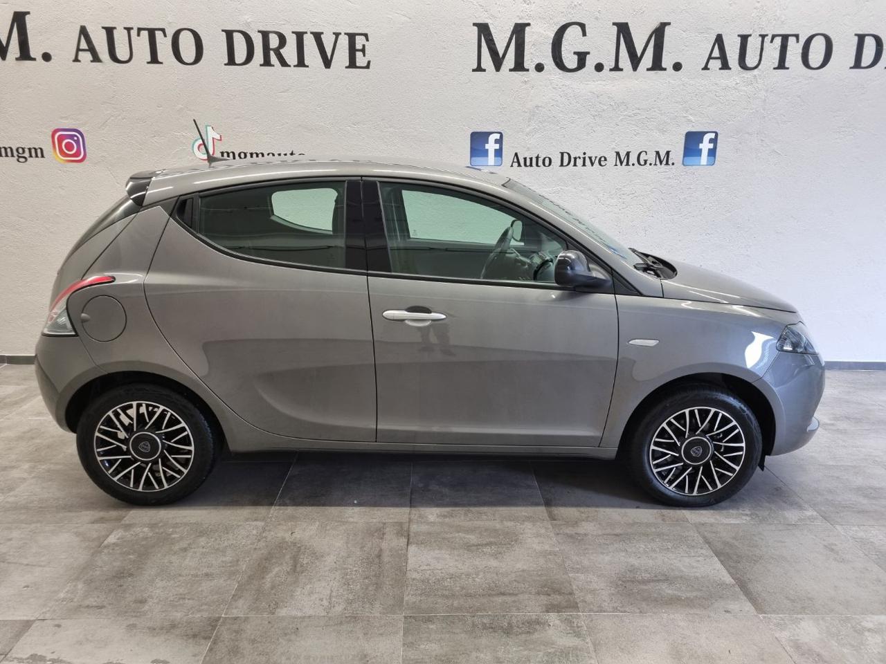 LANCIA Ypsilon 1.0 FireFly 5 porte S&S Hybrid Platino - 4