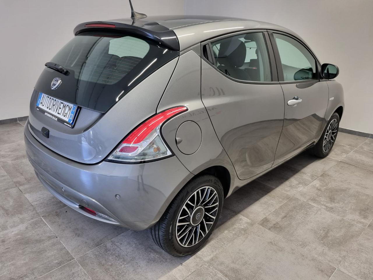 LANCIA Ypsilon 1.0 FireFly 5 porte S&S Hybrid Platino - 16