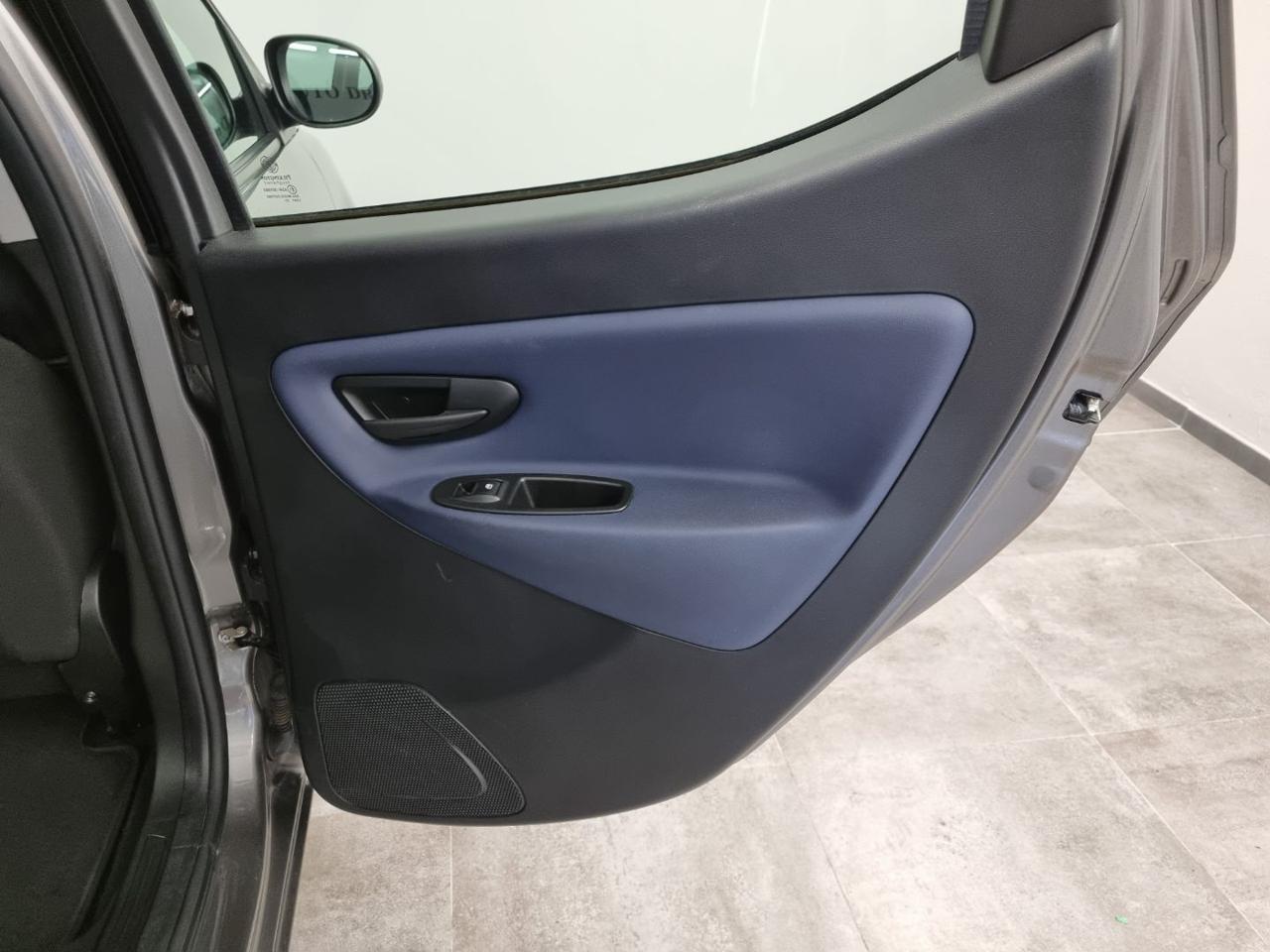 LANCIA Ypsilon 1.0 FireFly 5 porte S&S Hybrid Platino - 25