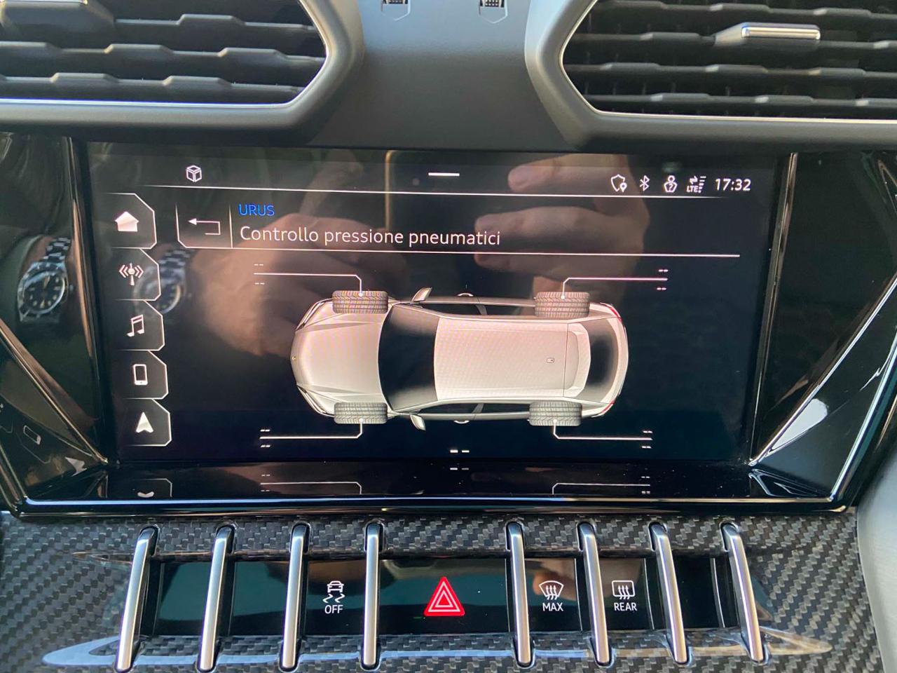 LAMBORGHINI Urus 4.0 V8 TETTO-CERCHI 23PACK CARBONIO-BANG&OLUFSEN - 40