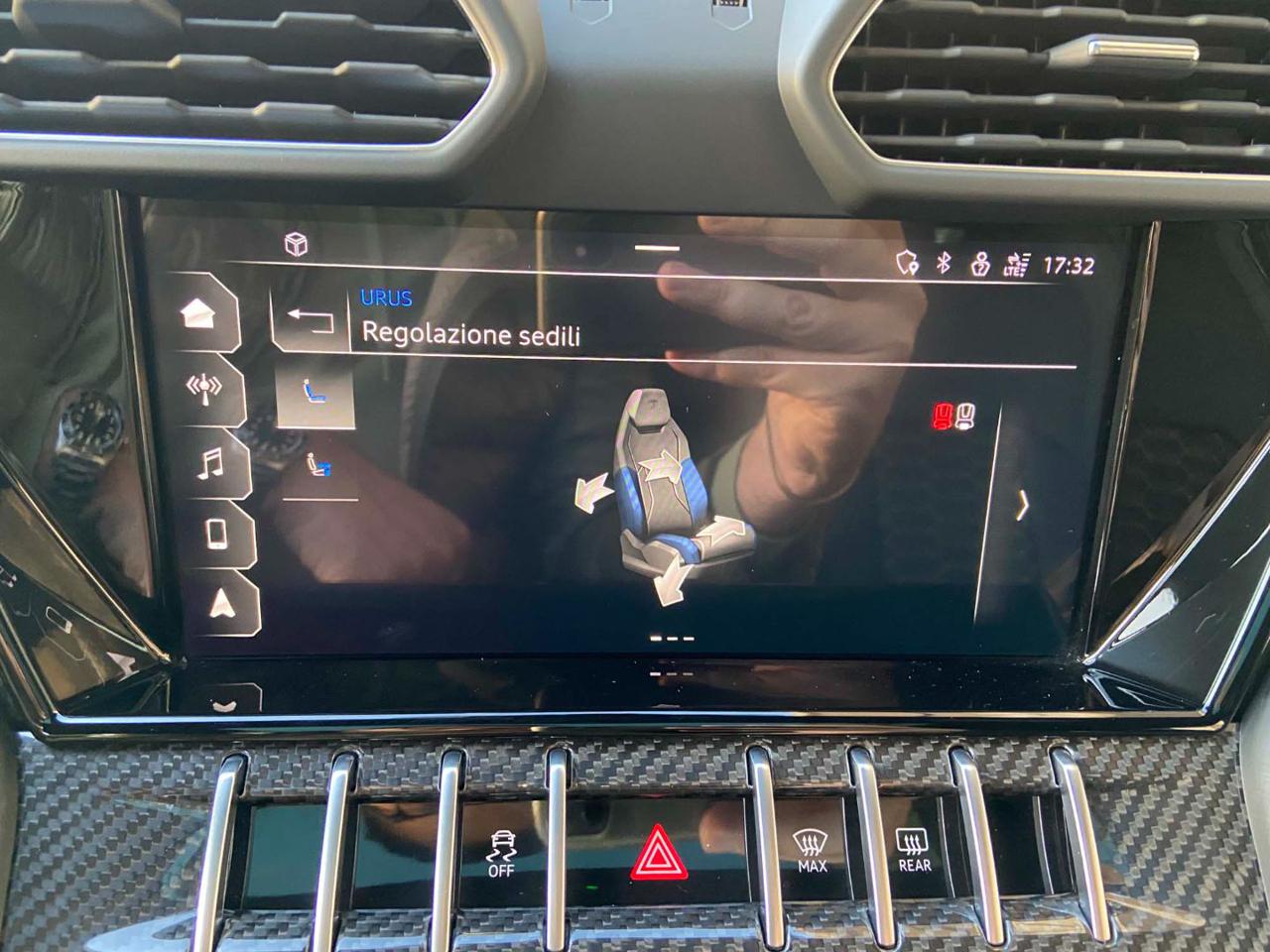 LAMBORGHINI Urus 4.0 V8 TETTO-CERCHI 23PACK CARBONIO-BANG&OLUFSEN - 44