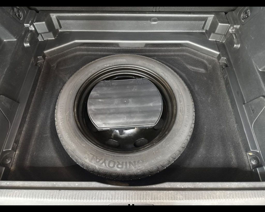 PEUGEOT 3008 BlueHDi 130 S&S Active - 18