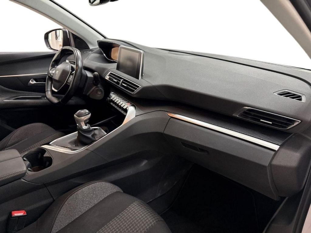 PEUGEOT 3008 BlueHDi 130 S&S Active - 9