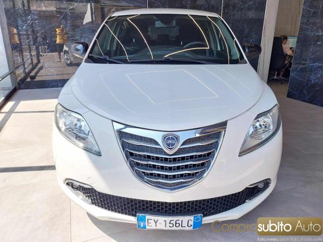 LANCIA Ypsilon White pastel