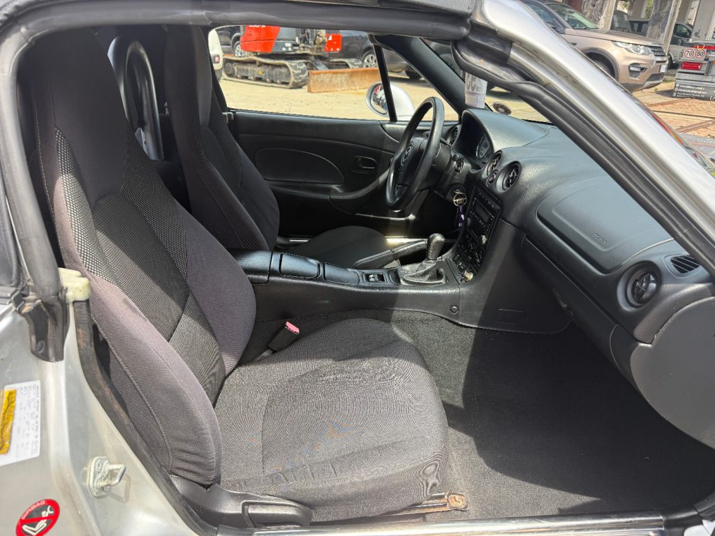 MAZDA MX-5 1.6i 16V cat - 10