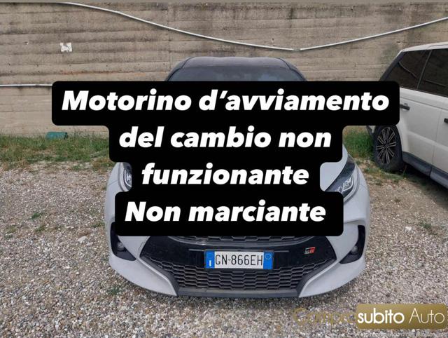 TOYOTA Yaris Grigio scuro pastello