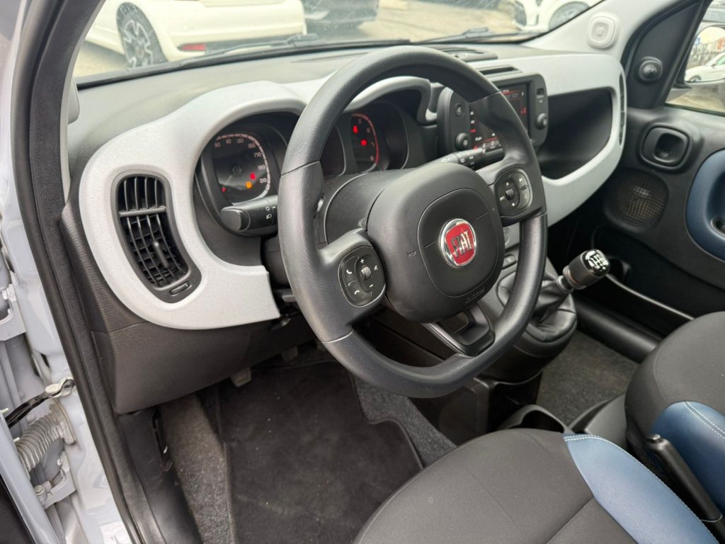 FIAT Panda 1.0 FireFly S&S Hybrid City Cross - 12