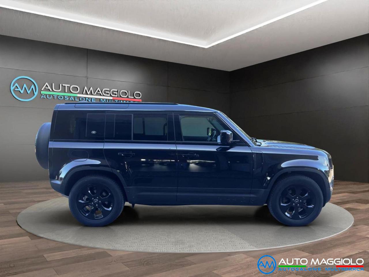 LAND ROVER Defender 110 3.0D I6 200 CV AWD Auto SE AUTOCARRO N1 - 4