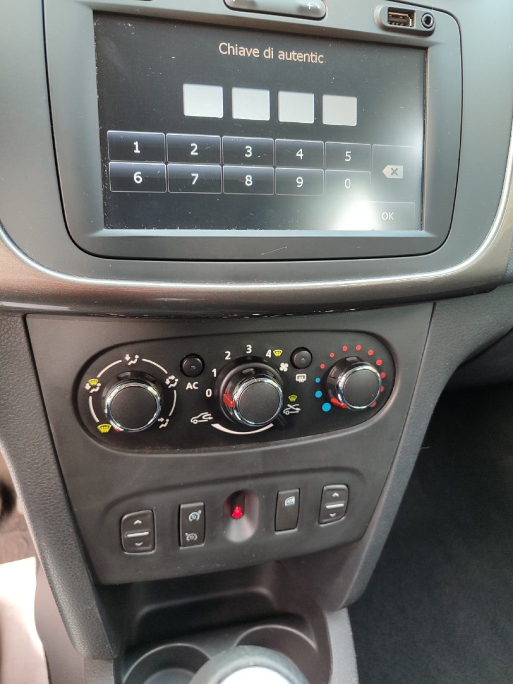 DACIA Logan MCV 900 TCe 12V 90CV Lauréate - 17