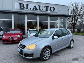 VOLKSWAGEN Golf GTD
