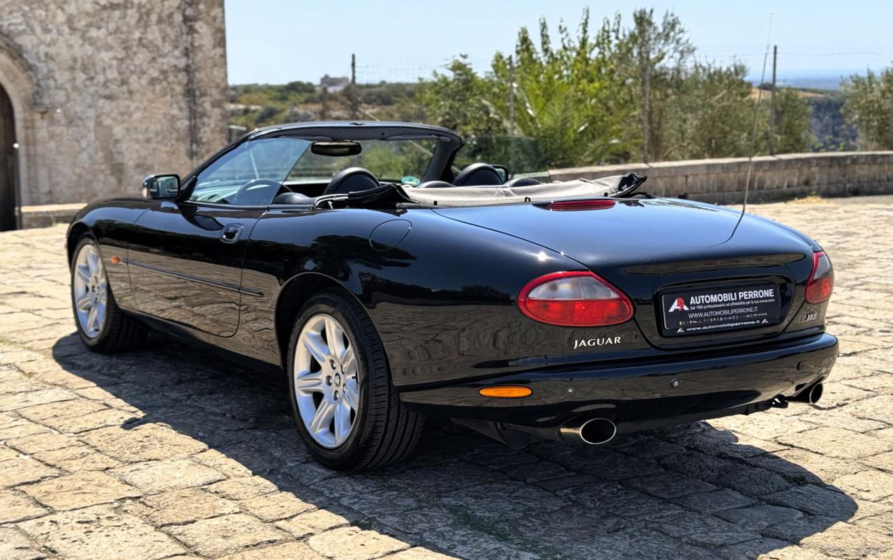 JAGUAR XK8 4.0i V8 Convertibile - 11