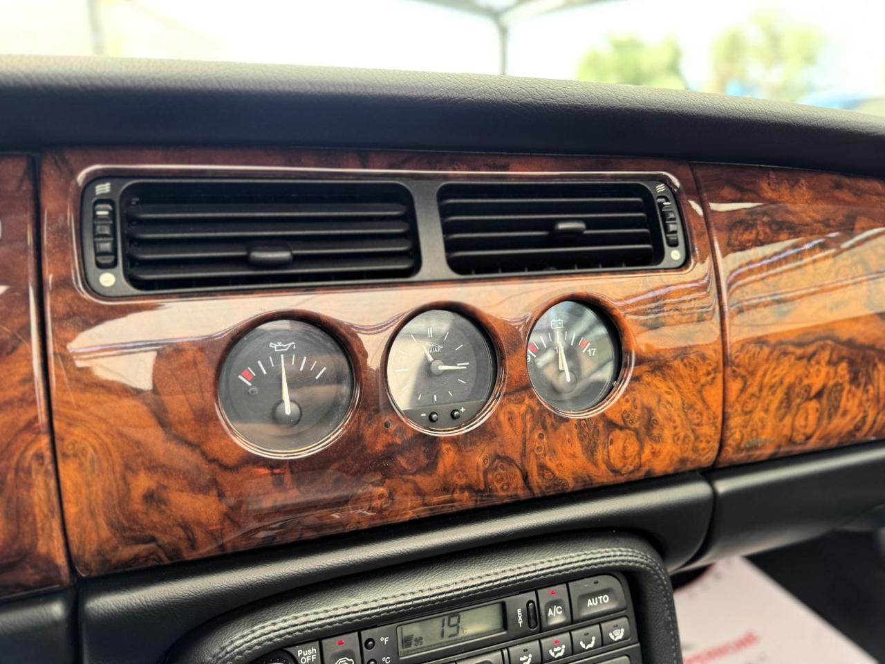 JAGUAR XK8 4.0i V8 Convertibile - 23