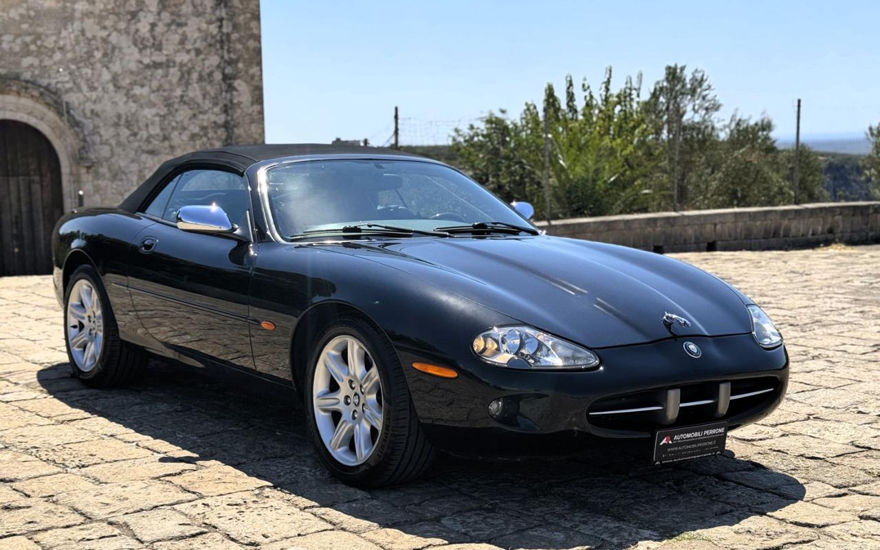 JAGUAR XK8 4.0i V8 Convertibile - 18