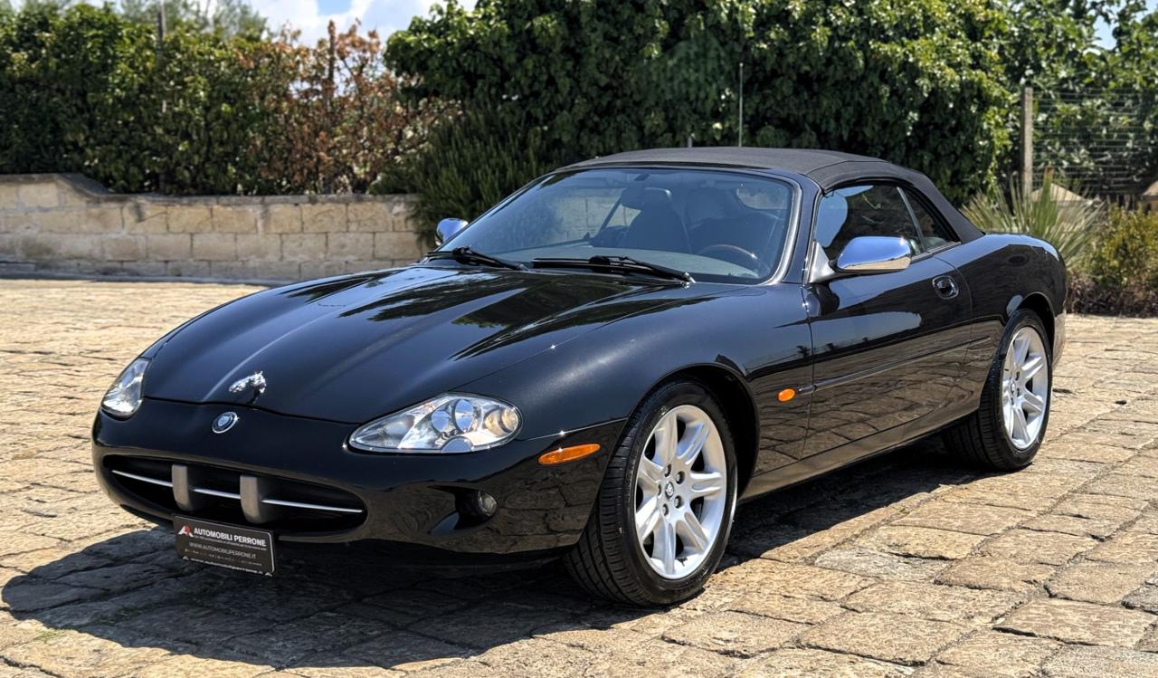 JAGUAR XK8 4.0i V8 Convertibile - 16