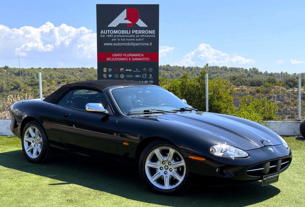 JAGUAR XK8 4.0i V8 Convertibile - 3