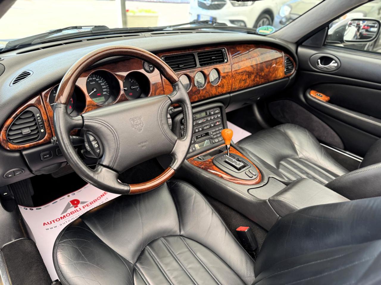 JAGUAR XK8 4.0i V8 Convertibile - 5