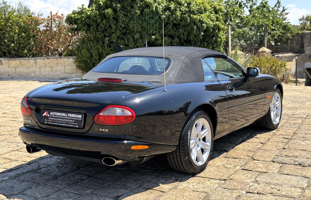 JAGUAR XK8 4.0i V8 Convertibile - 13