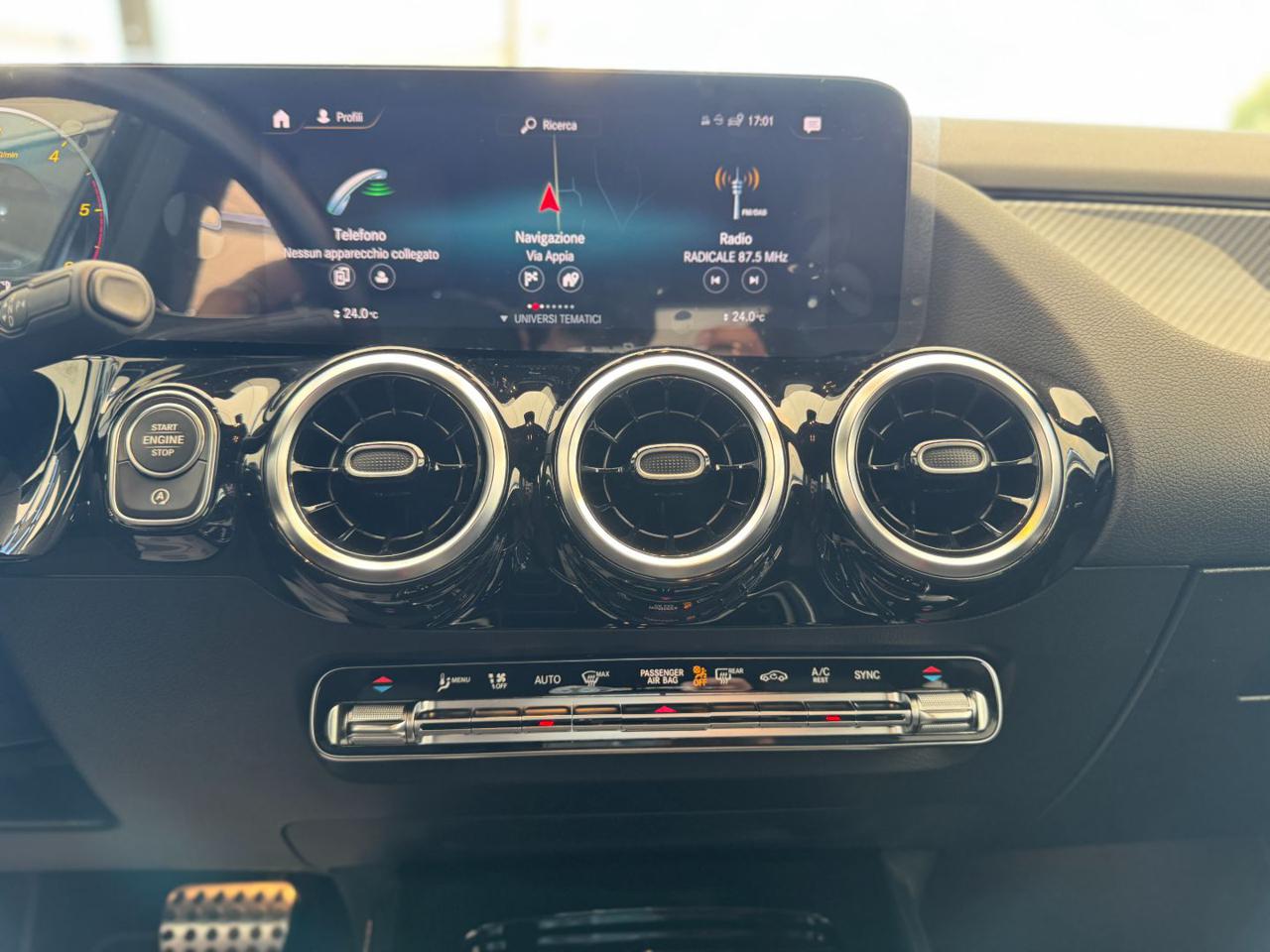 MERCEDES-BENZ GLA 200 d Automatic Premium AMG - 28