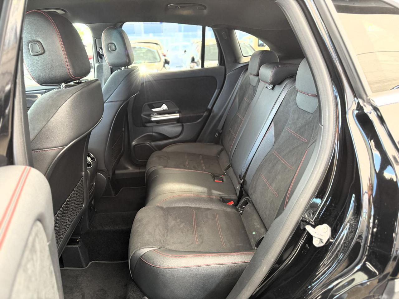 MERCEDES-BENZ GLA 200 d Automatic Premium AMG - 12