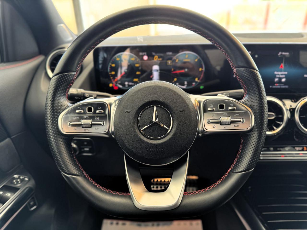 MERCEDES-BENZ GLA 200 d Automatic Premium AMG - 26