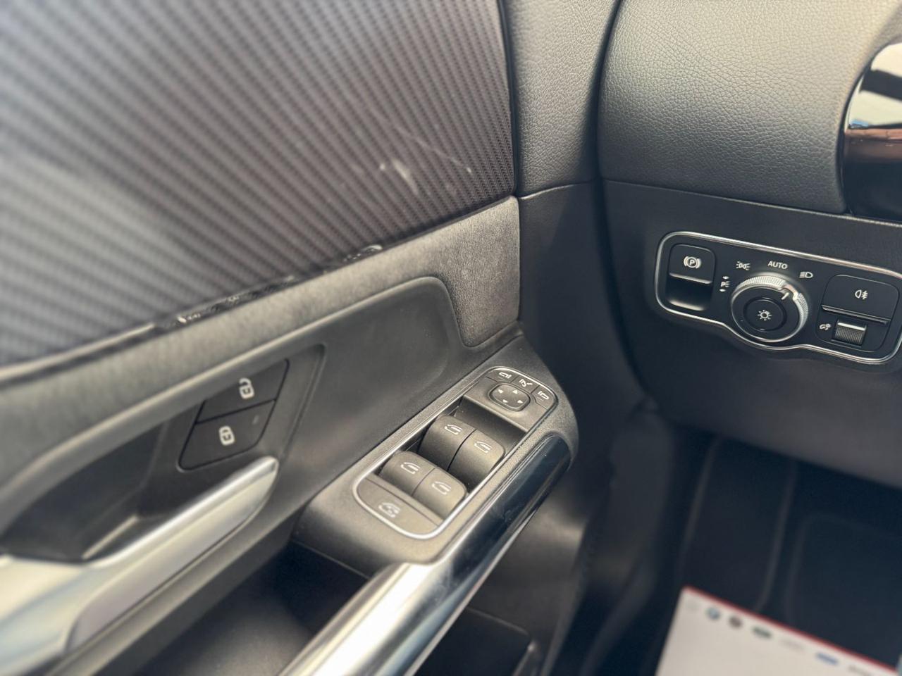 MERCEDES-BENZ GLA 200 d Automatic Premium AMG - 32