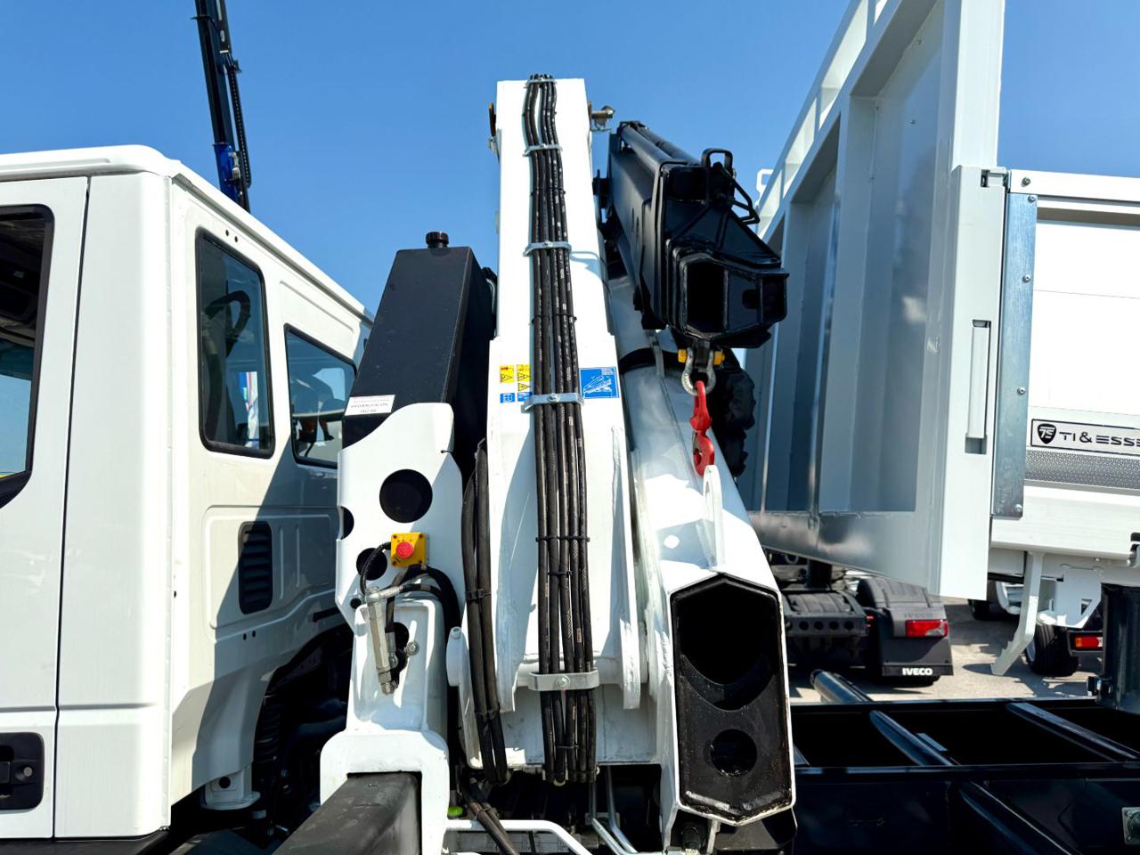 IVECO EUROCARGO 180-320K - 12