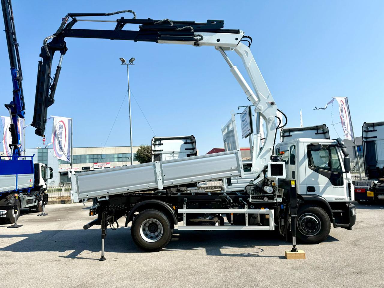 IVECO EUROCARGO 180-320K - 3