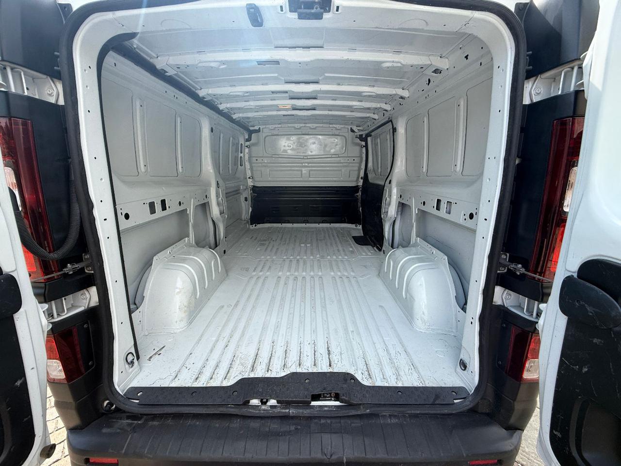 RENAULT Trafic T30 2.0 dCi 150CV PL-TN Furgone NAVI, TELECAMERA, - 17