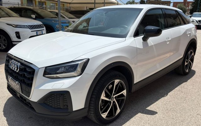 AUDI Q2 Bianco pastello